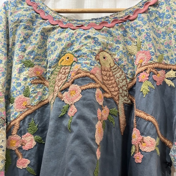 Magnolia pearl parakeet top NWOT - Picture 5 of 6